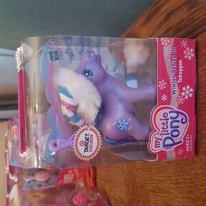 2005 My little pony winter series 3 toboggan mint in box generation 3